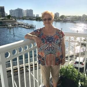 Meet your Posher, Francesca